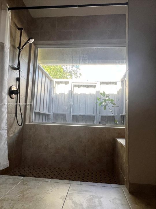 出租: $4,500 (3 贝兹, 2 浴室, 2083 平方英尺)