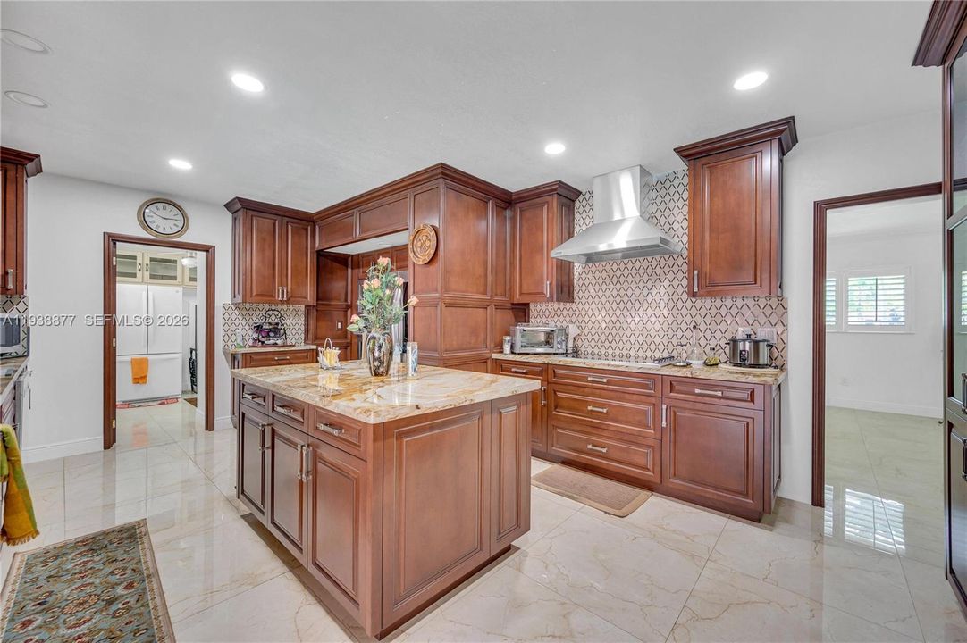 For Sale: $2,595,000 (4 beds, 4 baths, 3184 Square Feet)