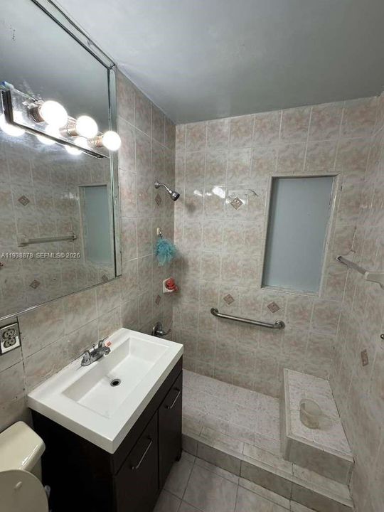 For Rent: $2,800 (4 beds, 2 baths, 1855 Square Feet)