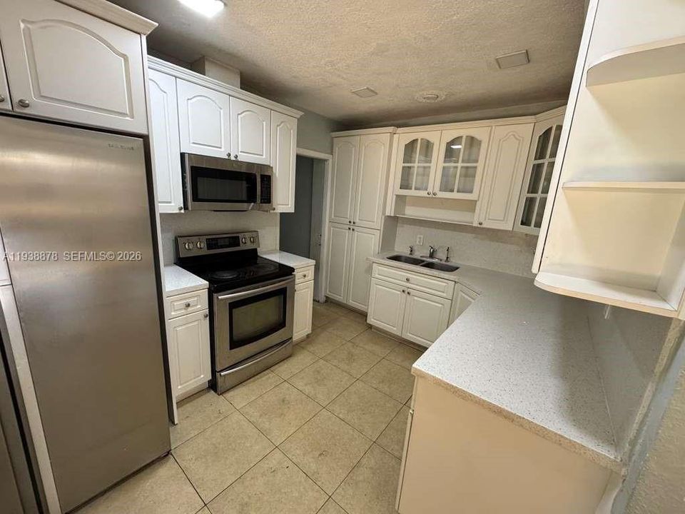 For Rent: $2,800 (4 beds, 2 baths, 1855 Square Feet)