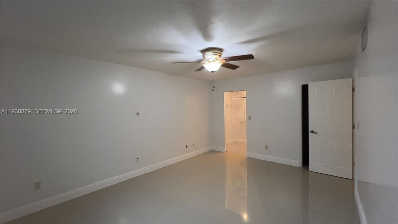 На продажу: $299,000 (2 спален, 2 ванн, 1060 Квадратных фут)