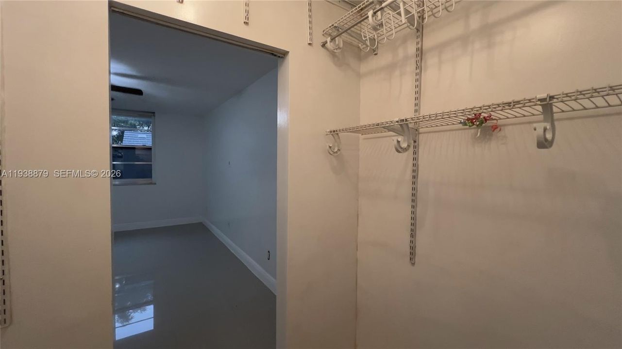 На продажу: $299,000 (2 спален, 2 ванн, 1060 Квадратных фут)