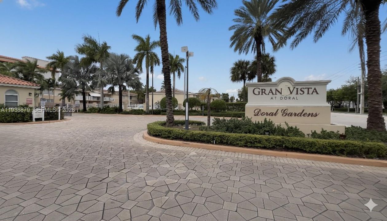 На продажу: $299,000 (2 спален, 2 ванн, 1060 Квадратных фут)