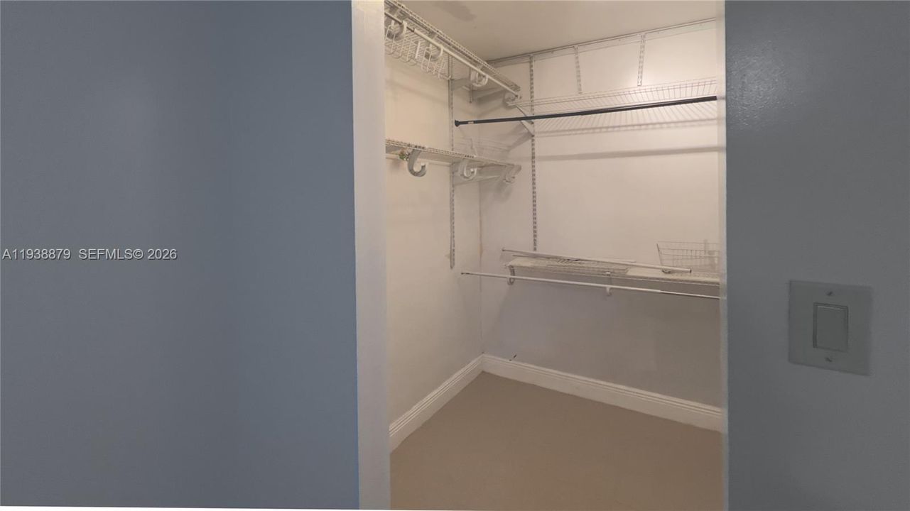 На продажу: $299,000 (2 спален, 2 ванн, 1060 Квадратных фут)