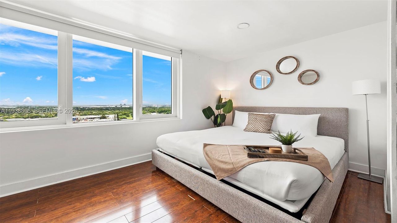 For Sale: $900,000 (0 beds, 1 baths, 760 Square Feet)