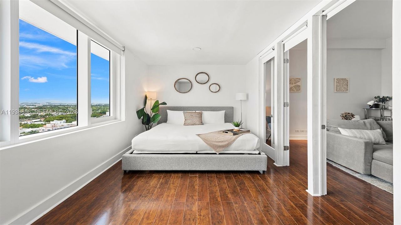 For Sale: $900,000 (0 beds, 1 baths, 760 Square Feet)