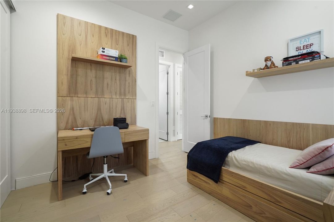 待售: $1,400,000 (4 贝兹, 3 浴室, 2257 平方英尺)