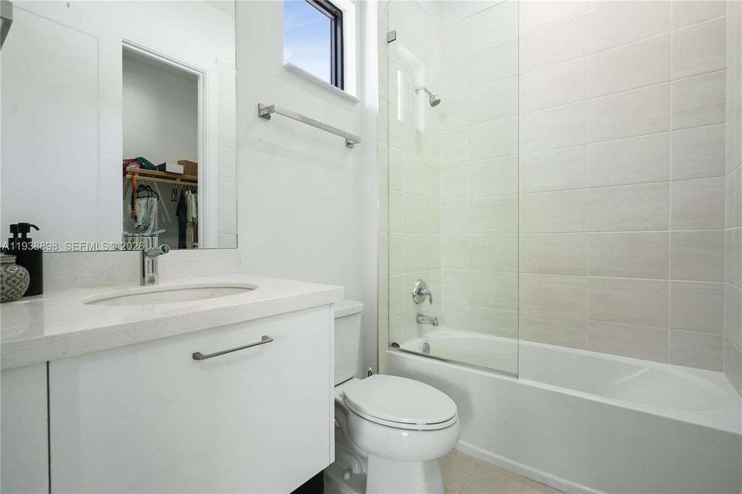 待售: $1,400,000 (4 贝兹, 3 浴室, 2257 平方英尺)