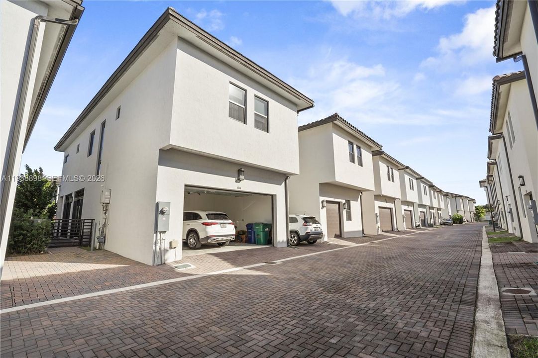 待售: $1,400,000 (4 贝兹, 3 浴室, 2257 平方英尺)