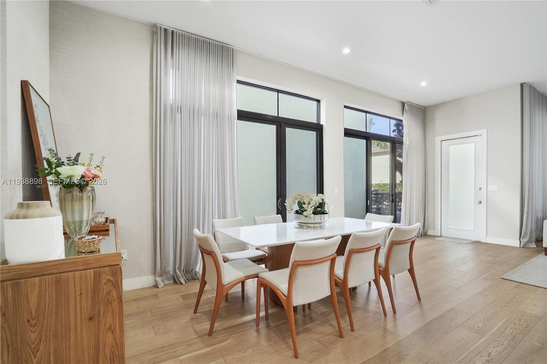 待售: $1,400,000 (4 贝兹, 3 浴室, 2257 平方英尺)