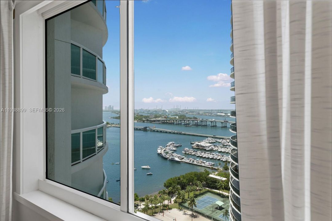 For Sale: $495,000 (1 beds, 1 baths, 1095 Square Feet)