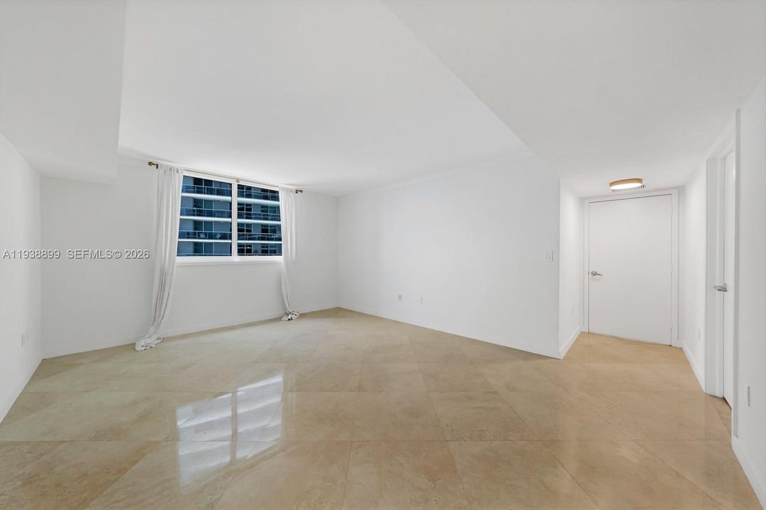 For Sale: $495,000 (1 beds, 1 baths, 1095 Square Feet)