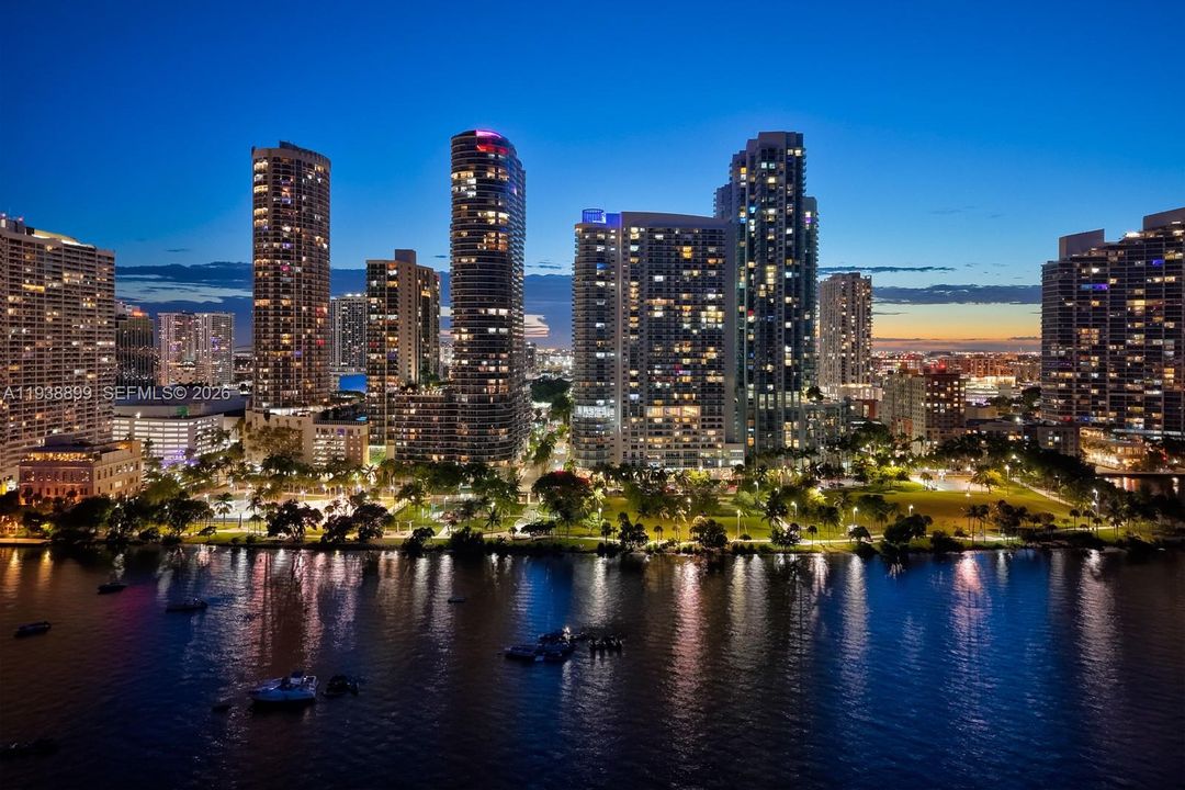 For Sale: $495,000 (1 beds, 1 baths, 1095 Square Feet)