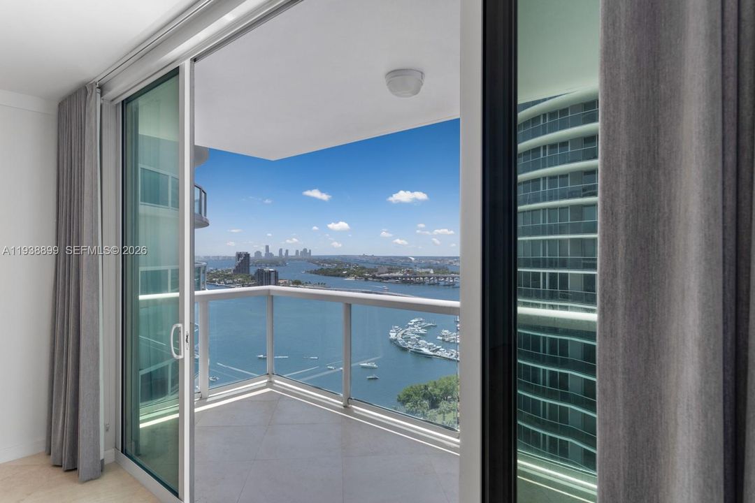 For Sale: $495,000 (1 beds, 1 baths, 1095 Square Feet)