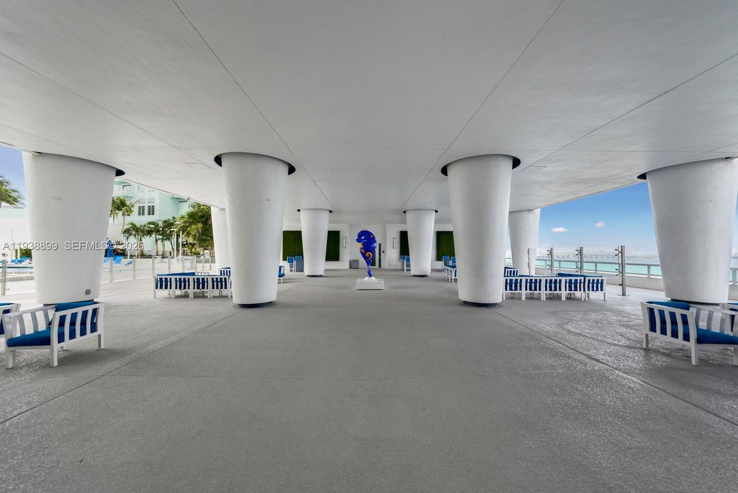 For Sale: $495,000 (1 beds, 1 baths, 1095 Square Feet)