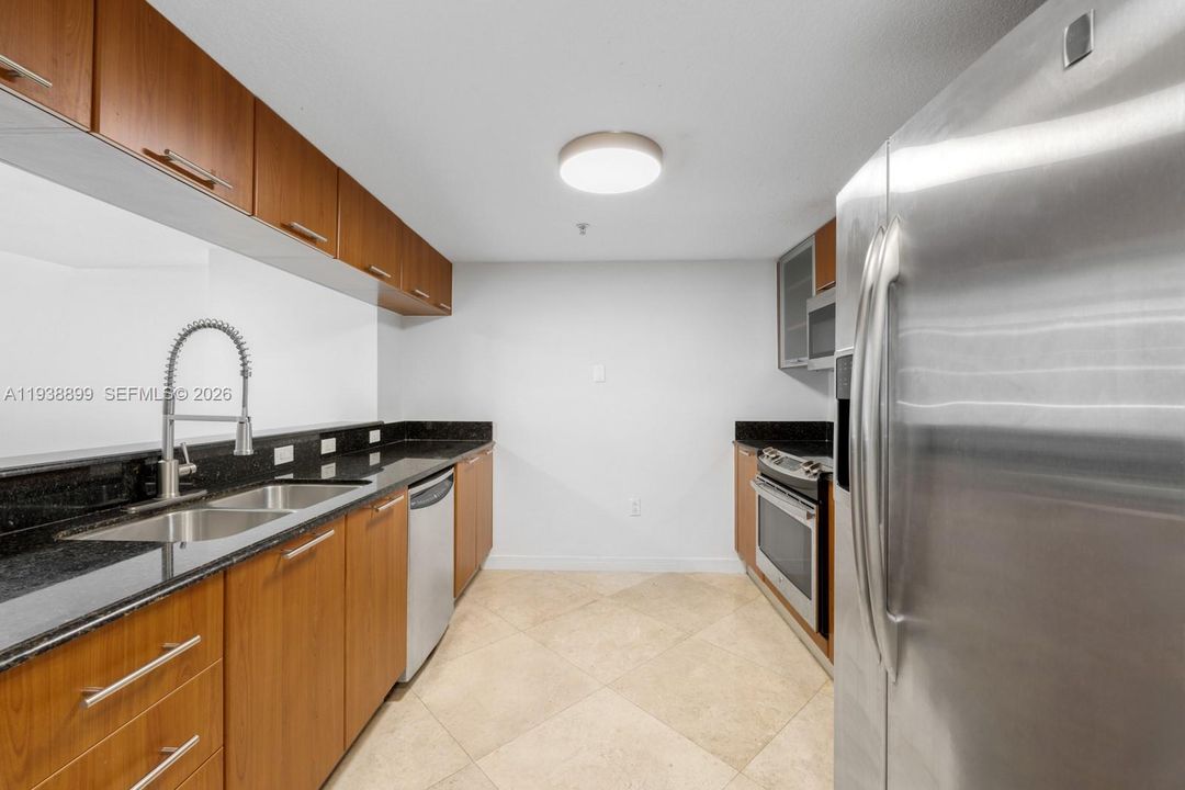 For Sale: $495,000 (1 beds, 1 baths, 1095 Square Feet)