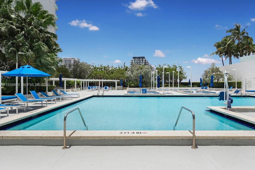 For Sale: $495,000 (1 beds, 1 baths, 1095 Square Feet)