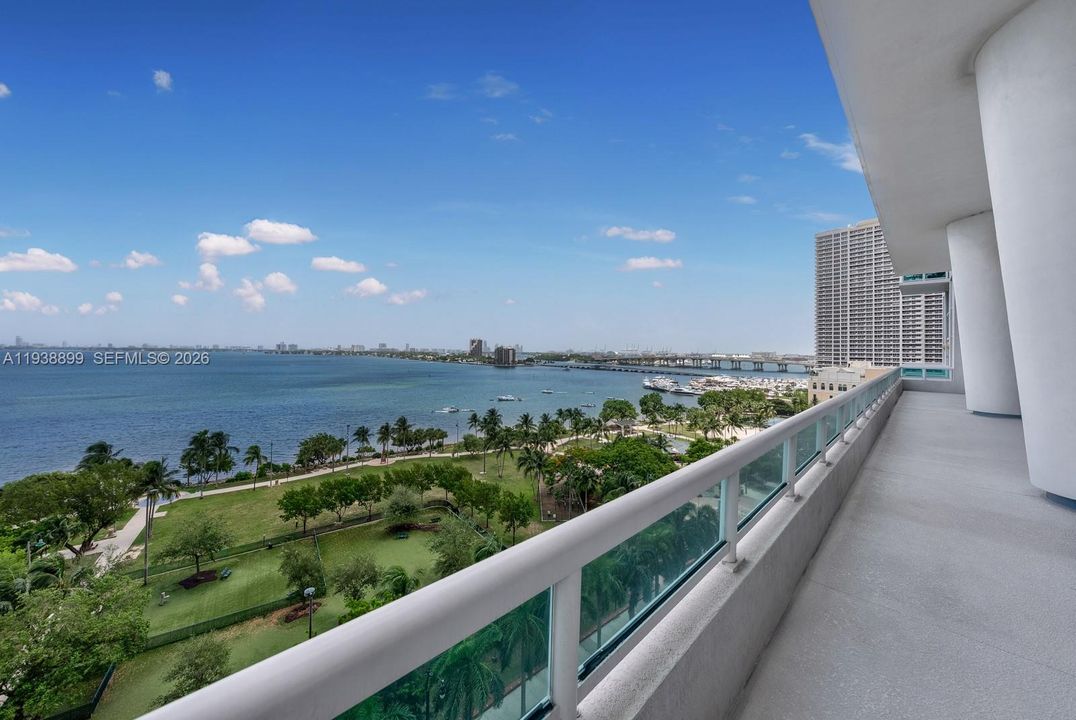 For Sale: $495,000 (1 beds, 1 baths, 1095 Square Feet)