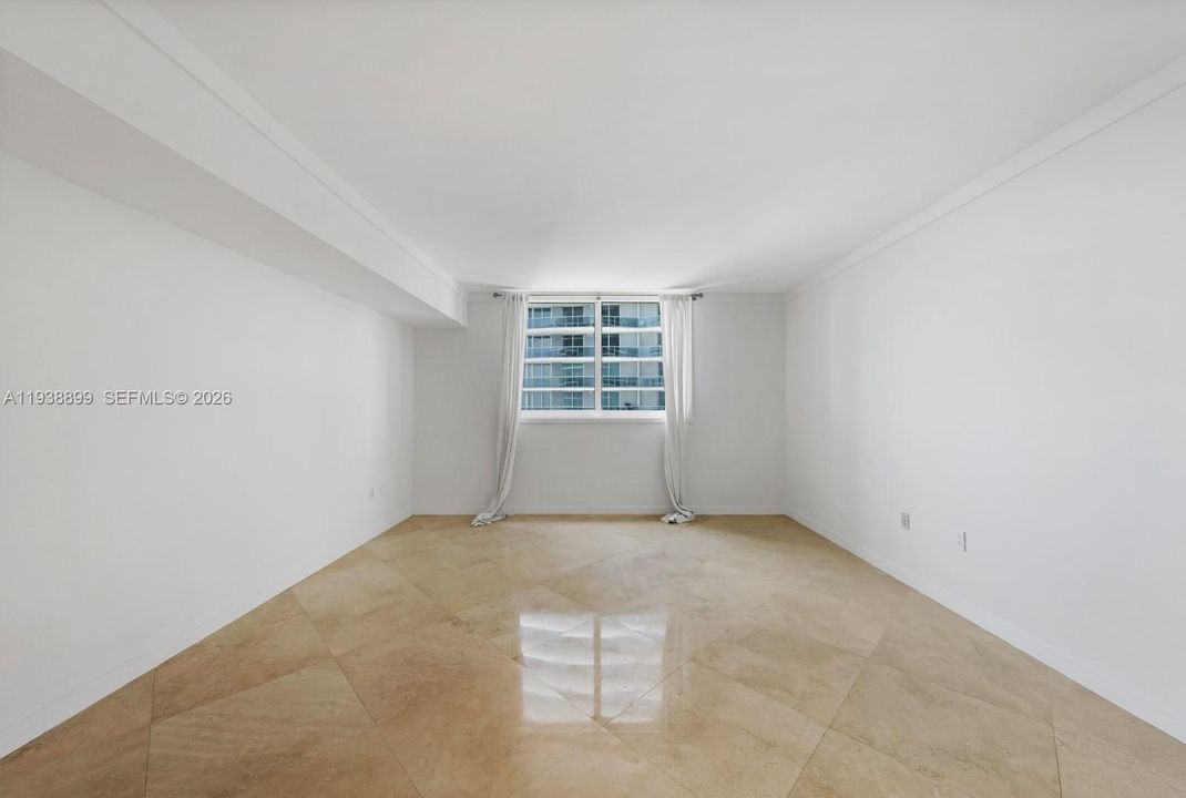 For Sale: $495,000 (1 beds, 1 baths, 1095 Square Feet)