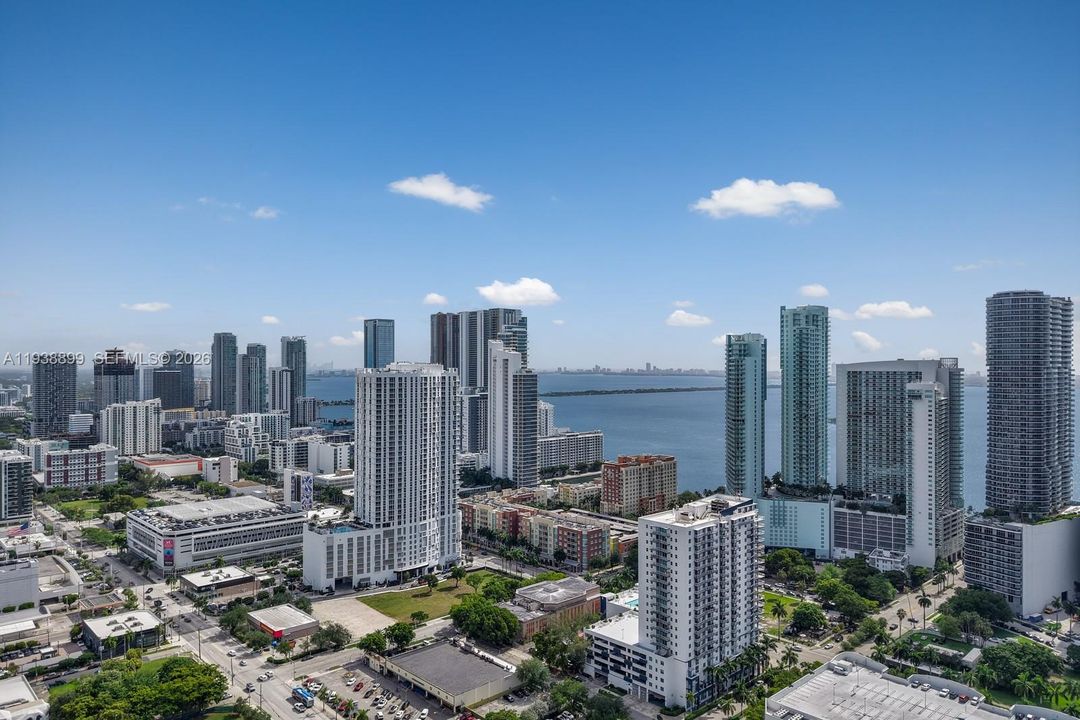 For Sale: $495,000 (1 beds, 1 baths, 1095 Square Feet)