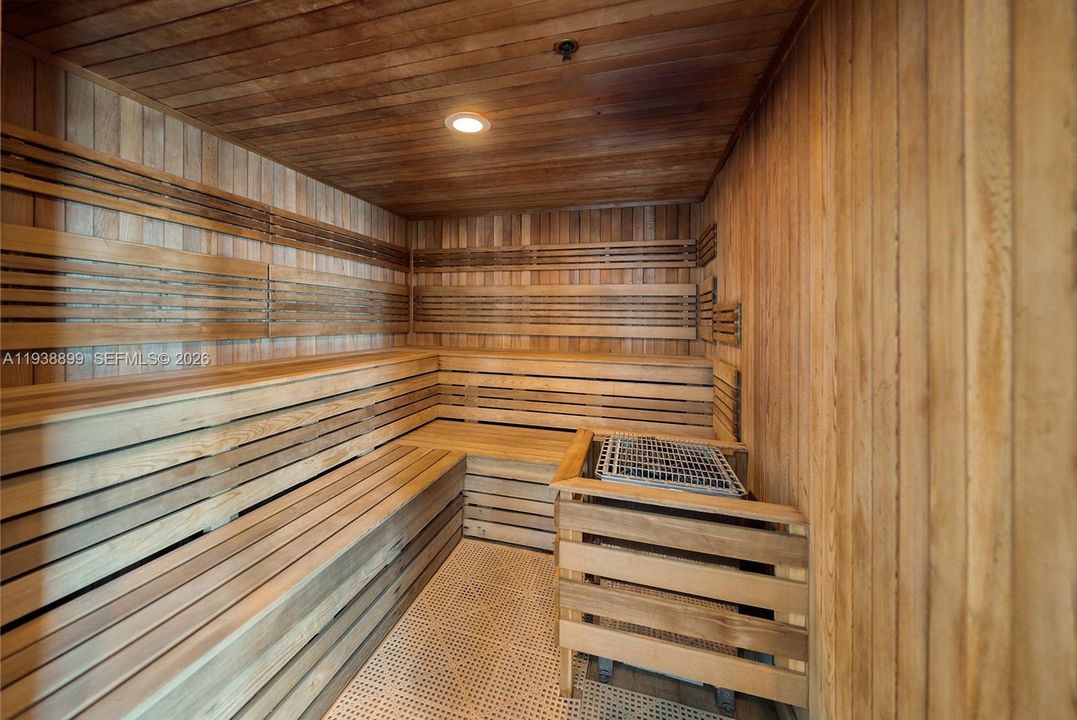 For Sale: $495,000 (1 beds, 1 baths, 1095 Square Feet)