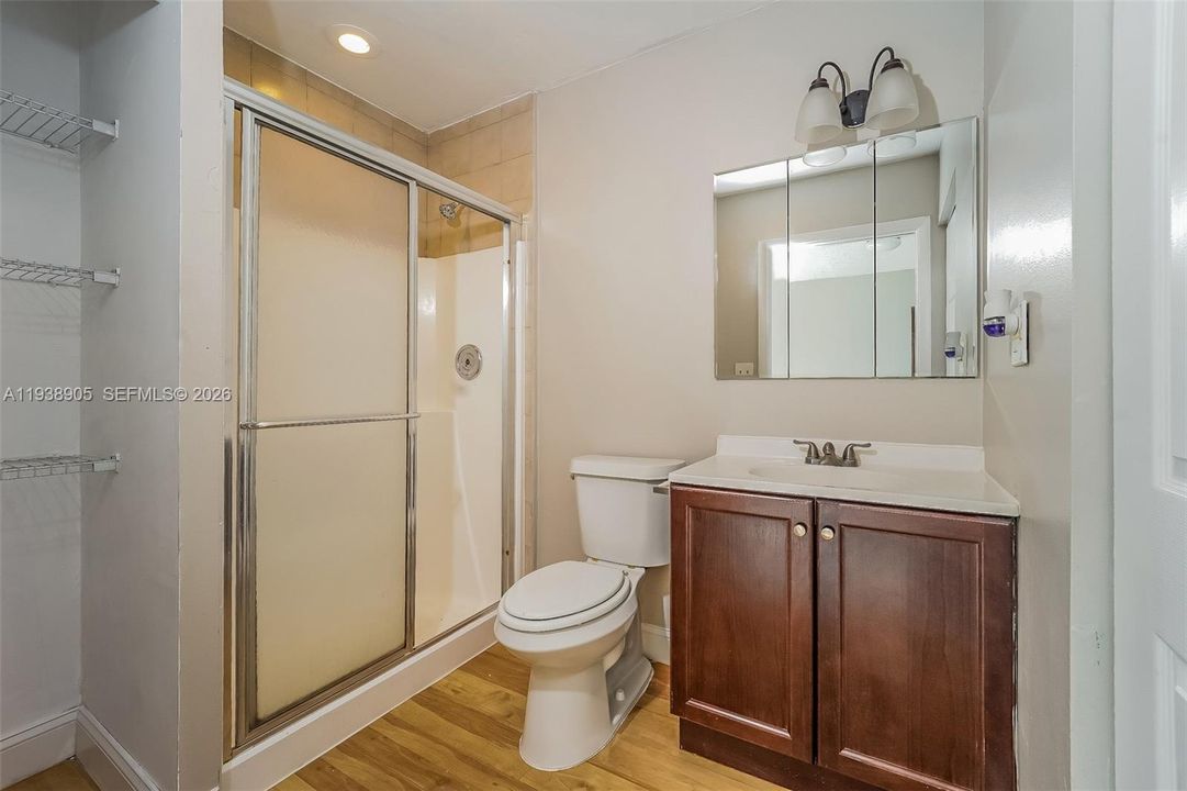 В аренду: $2,830 (3 спален, 2 ванн, 1316 Квадратных фут)