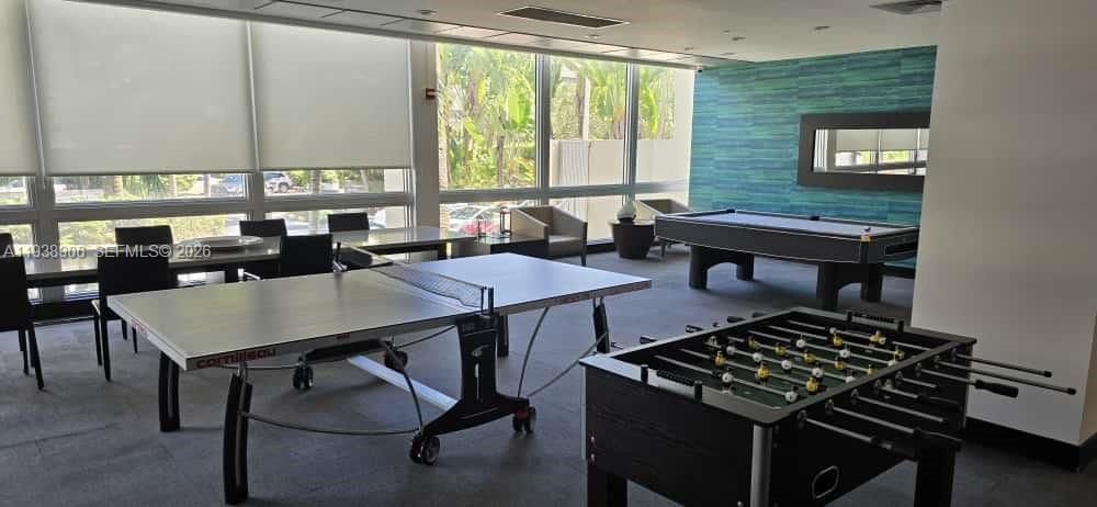 En Renta: $2,100 (0 camas, 1 baños, 680 Pies cuadrados)