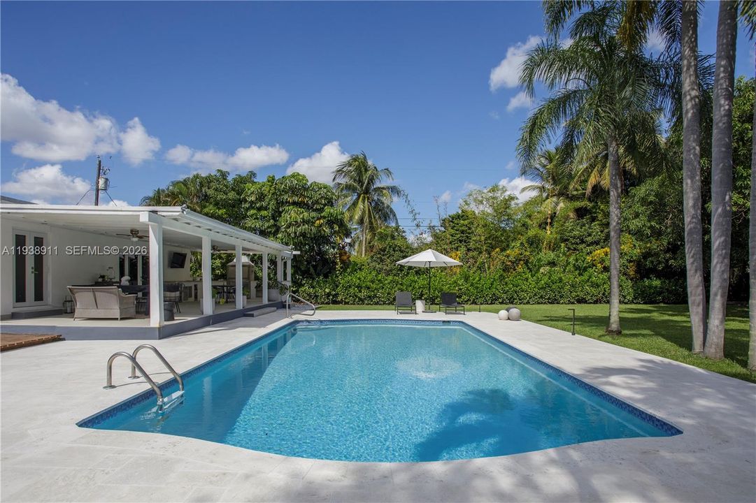 В аренду: $12,000 (3 спален, 3 ванн, 2558 Квадратных фут)