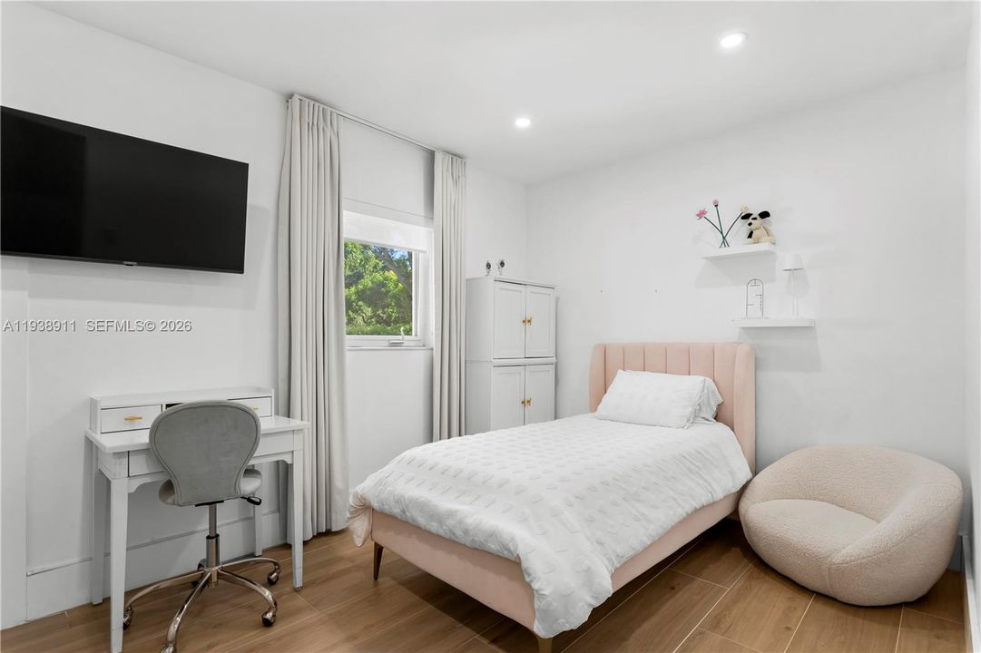 В аренду: $12,000 (3 спален, 3 ванн, 2558 Квадратных фут)