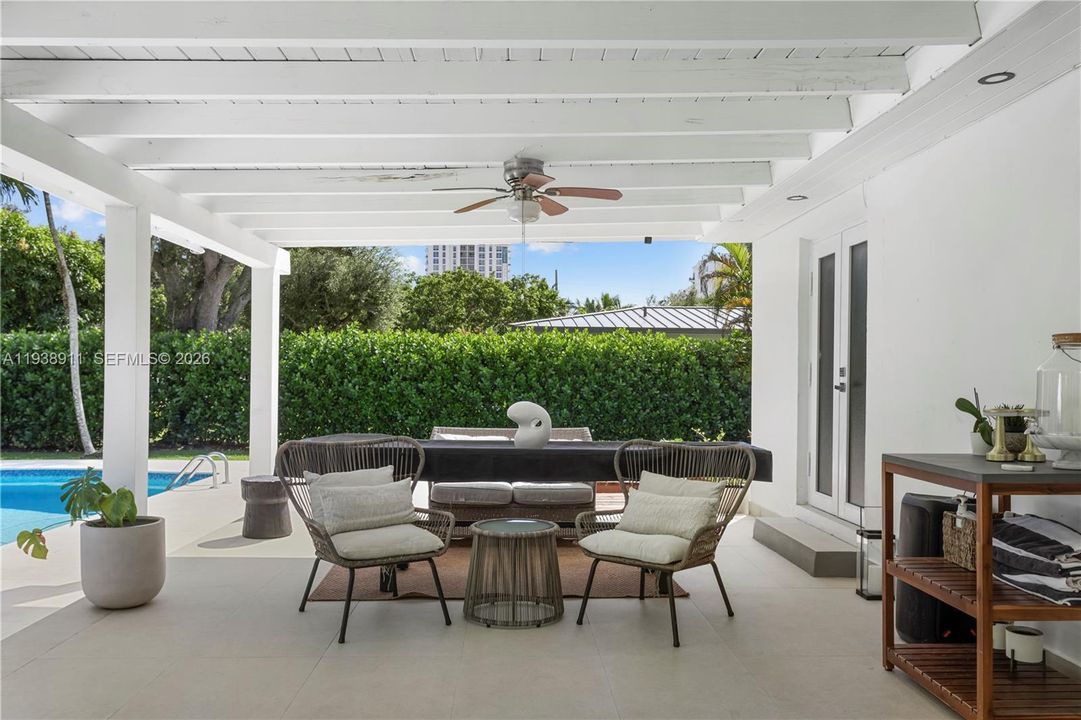 В аренду: $12,000 (3 спален, 3 ванн, 2558 Квадратных фут)