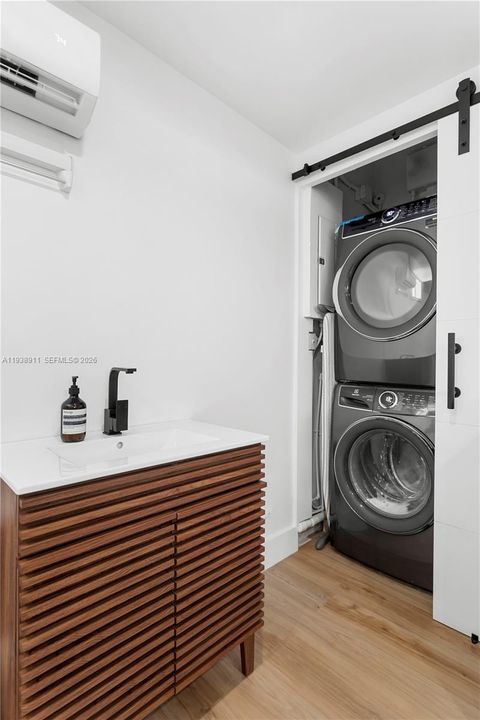 В аренду: $12,000 (3 спален, 3 ванн, 2558 Квадратных фут)