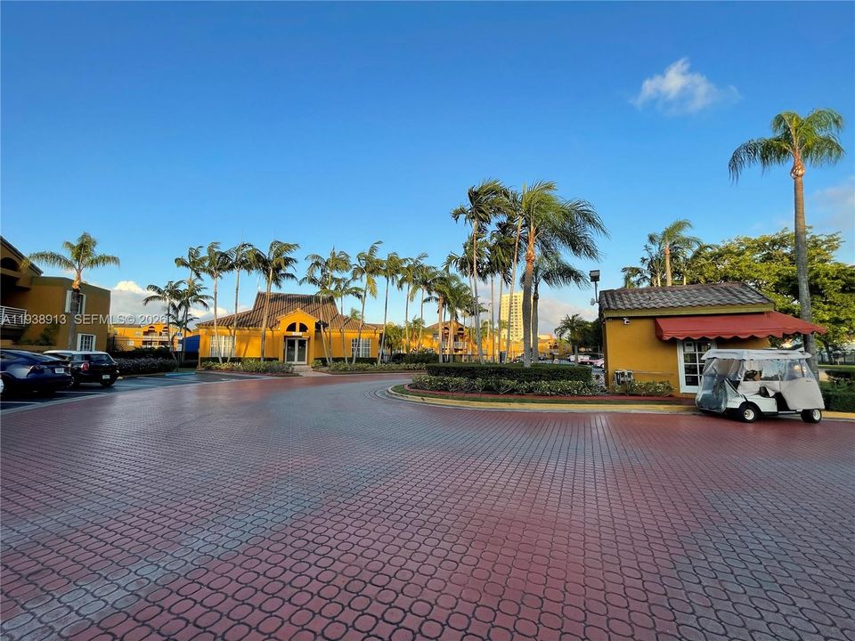 For Rent: $2,500 (2 beds, 2 baths, 1067 Square Feet)