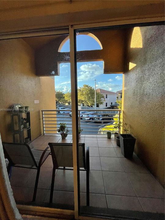 For Rent: $2,500 (2 beds, 2 baths, 1067 Square Feet)