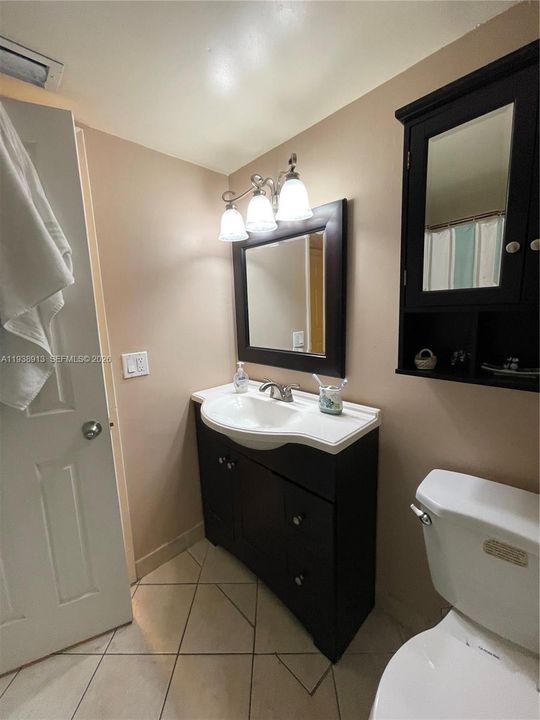 For Rent: $2,500 (2 beds, 2 baths, 1067 Square Feet)