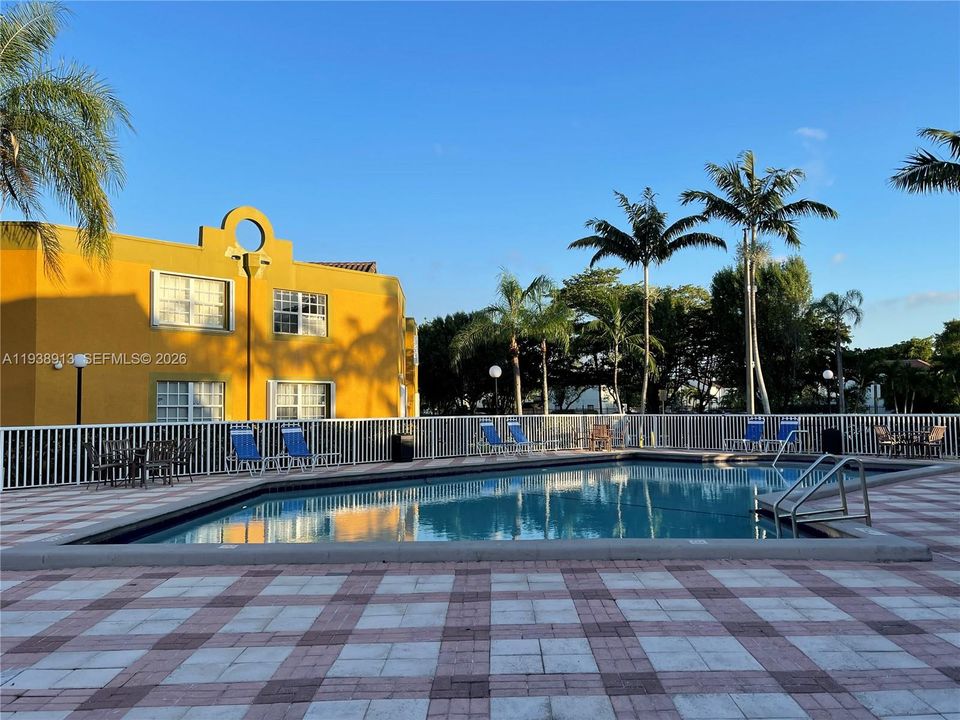 For Rent: $2,500 (2 beds, 2 baths, 1067 Square Feet)