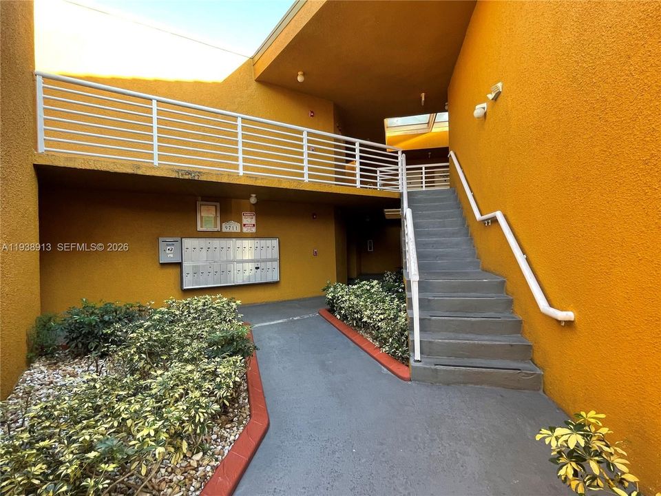 For Rent: $2,500 (2 beds, 2 baths, 1067 Square Feet)