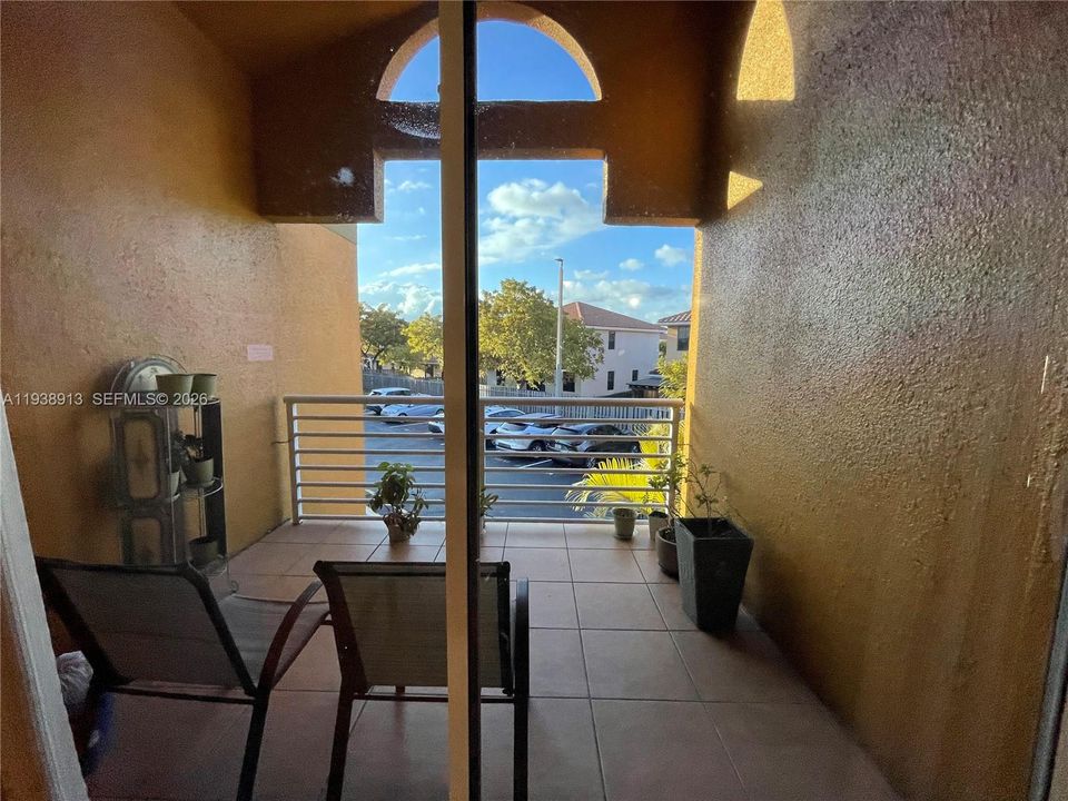 For Rent: $2,500 (2 beds, 2 baths, 1067 Square Feet)