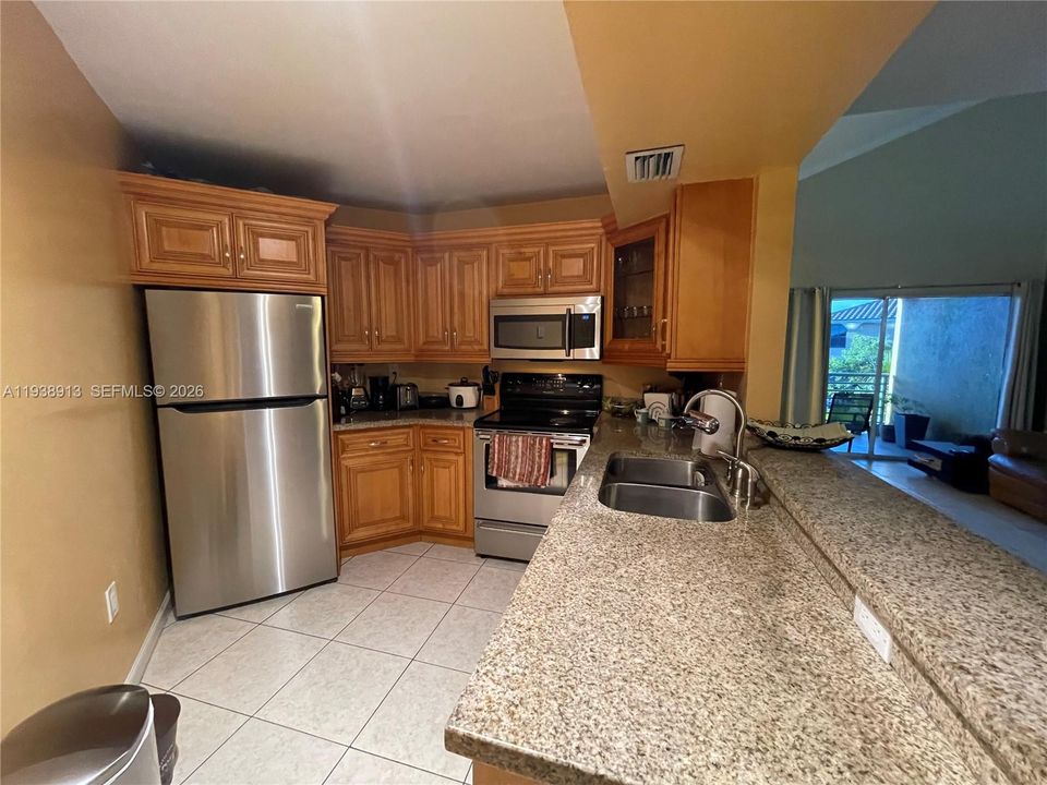 For Rent: $2,500 (2 beds, 2 baths, 1067 Square Feet)
