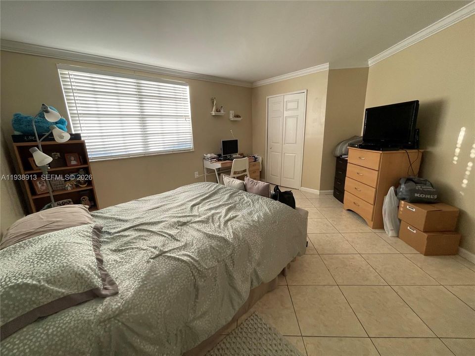 For Rent: $2,500 (2 beds, 2 baths, 1067 Square Feet)