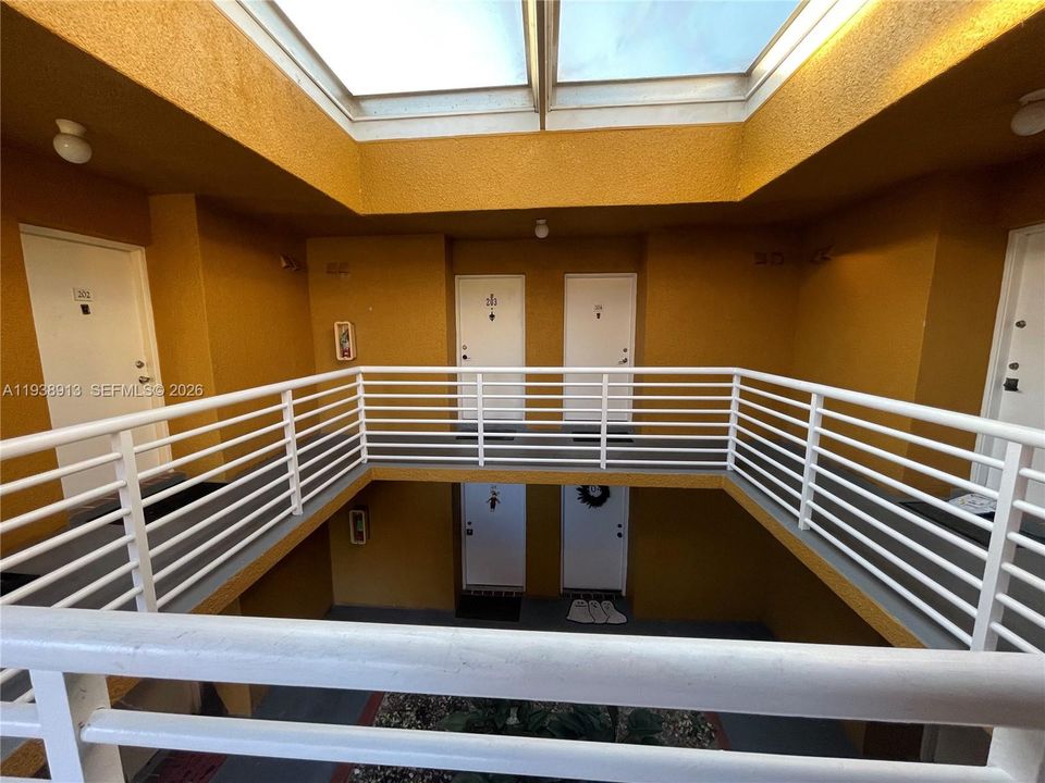 For Rent: $2,500 (2 beds, 2 baths, 1067 Square Feet)