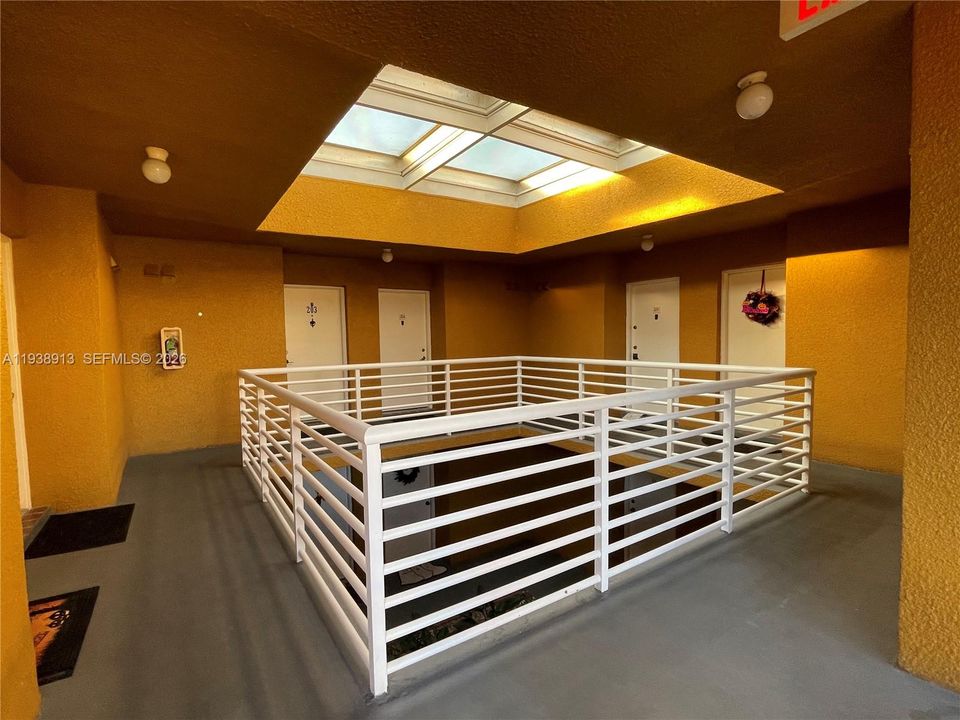 For Rent: $2,500 (2 beds, 2 baths, 1067 Square Feet)