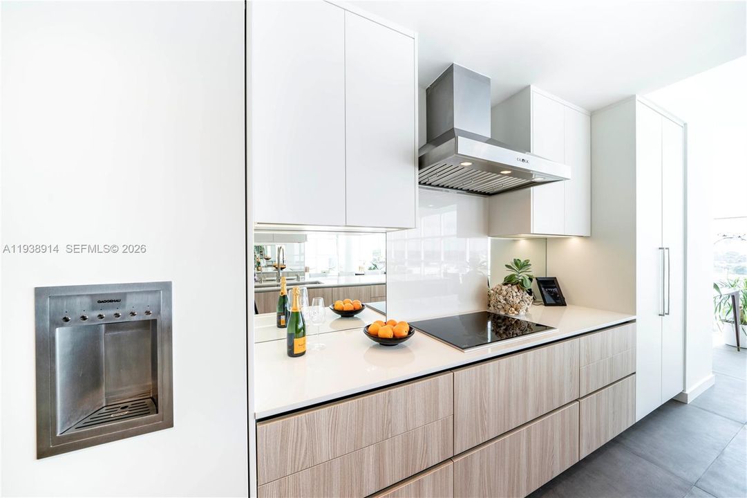 En Venta: $2,990,000 (4 camas, 4 baños, 2752 Pies cuadrados)