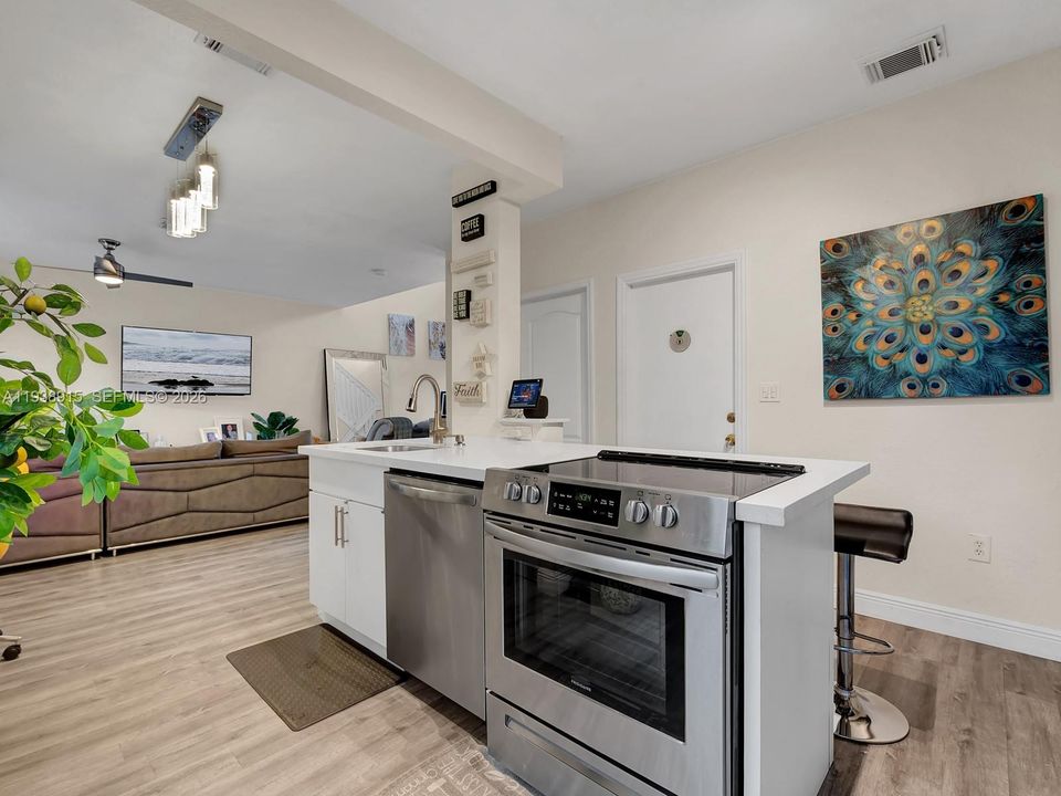 待售: $520,000 (3 贝兹, 2 浴室, 1657 平方英尺)