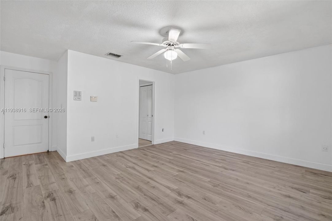 En Renta: $4,500 (5 camas, 3 baños, 2156 Pies cuadrados)