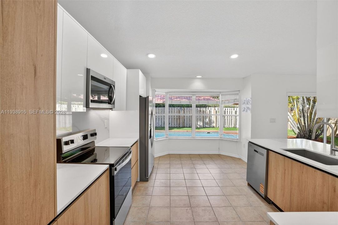 En Renta: $4,500 (5 camas, 3 baños, 2156 Pies cuadrados)