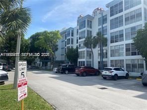 For Rent: $2,400 (2 beds, 1 baths, 767 Square Feet)