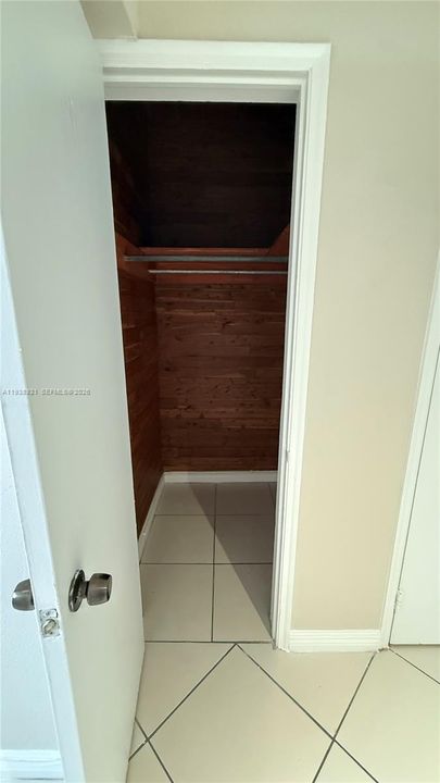 出租: $1,500 (0 贝兹, 1 浴室, 383 平方英尺)