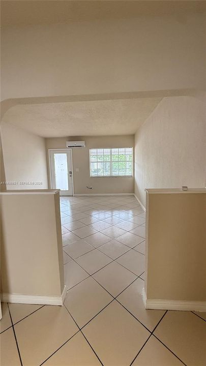 出租: $1,500 (0 贝兹, 1 浴室, 383 平方英尺)