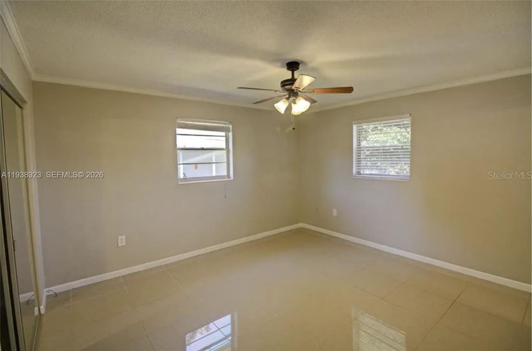 En Venta: $299,999 (3 camas, 2 baños, 0 Pies cuadrados)