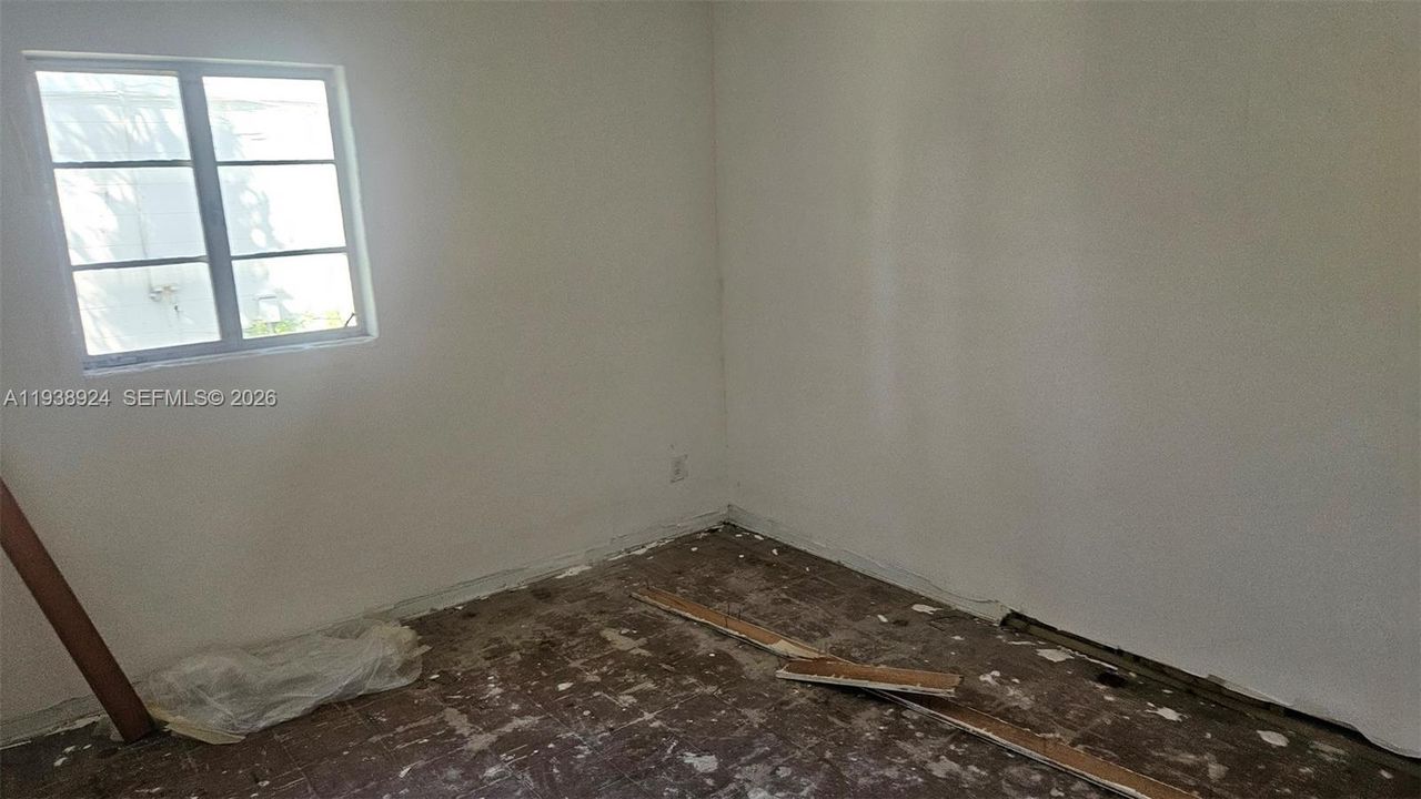 For Sale: $250,000 (4 beds, 2 baths, 1859 Square Feet)